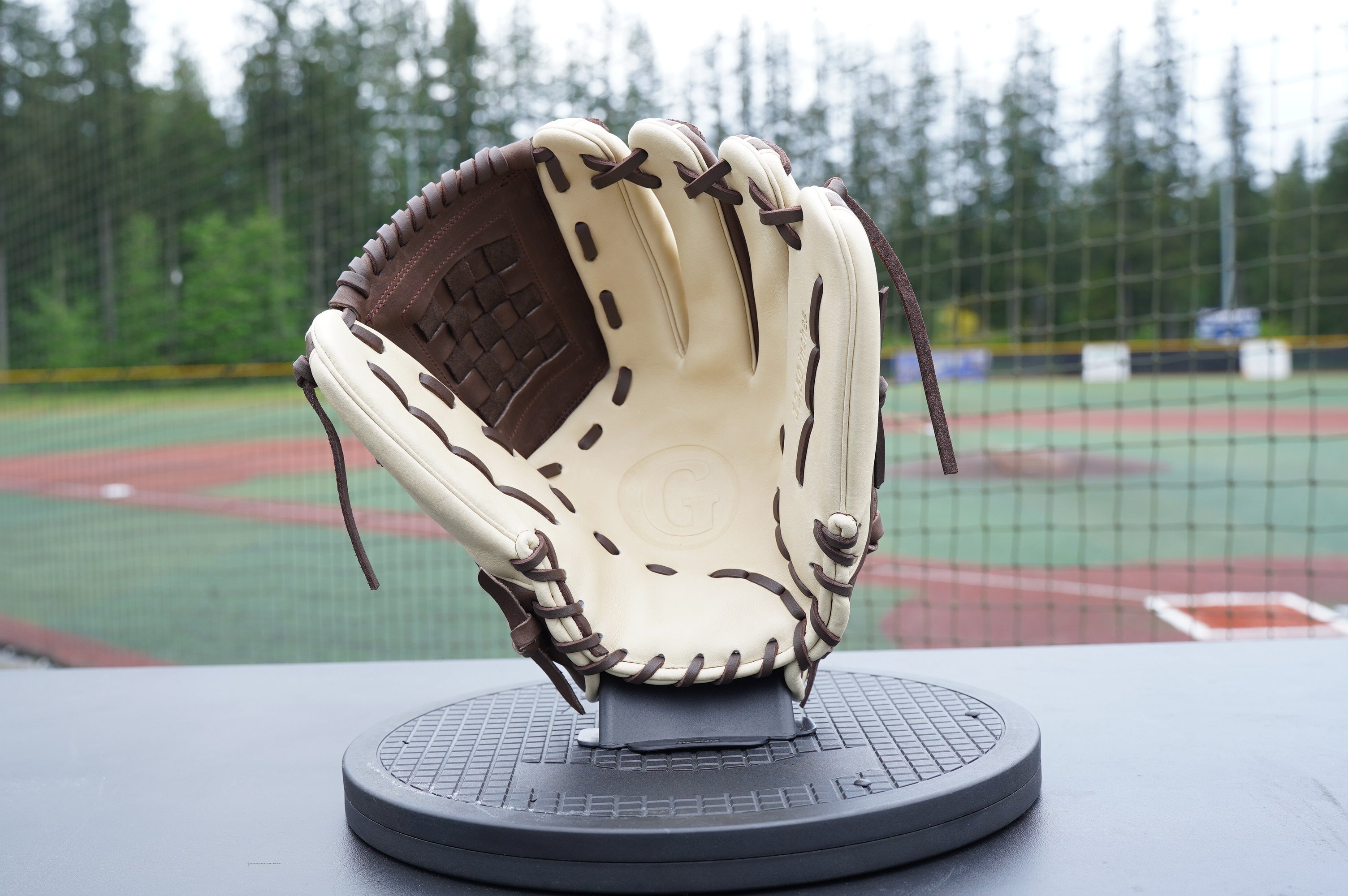 12.50" Outfield Closed Web Grace Glove - Professional Softball Glove