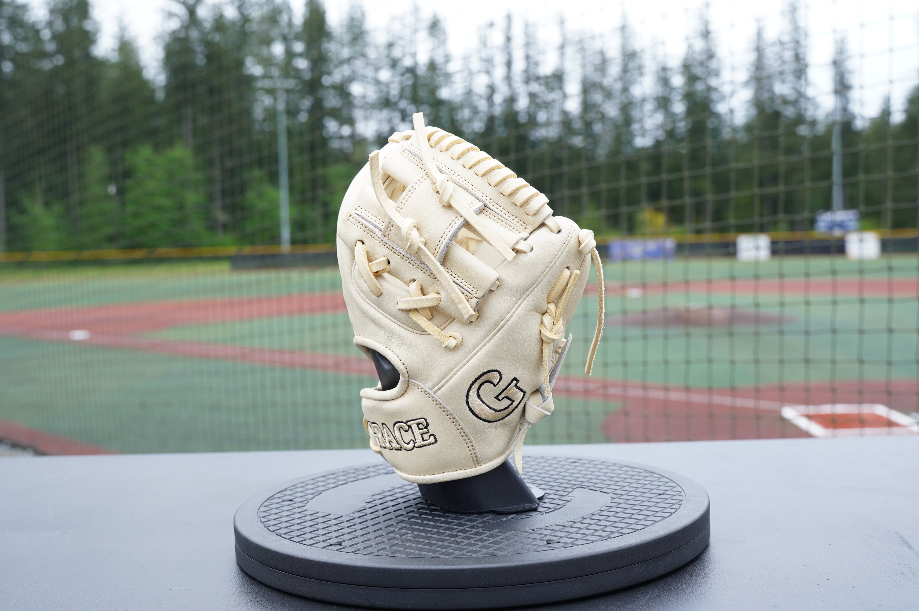 9.50" Infield Pro Trainer I-Web - Grace Glove