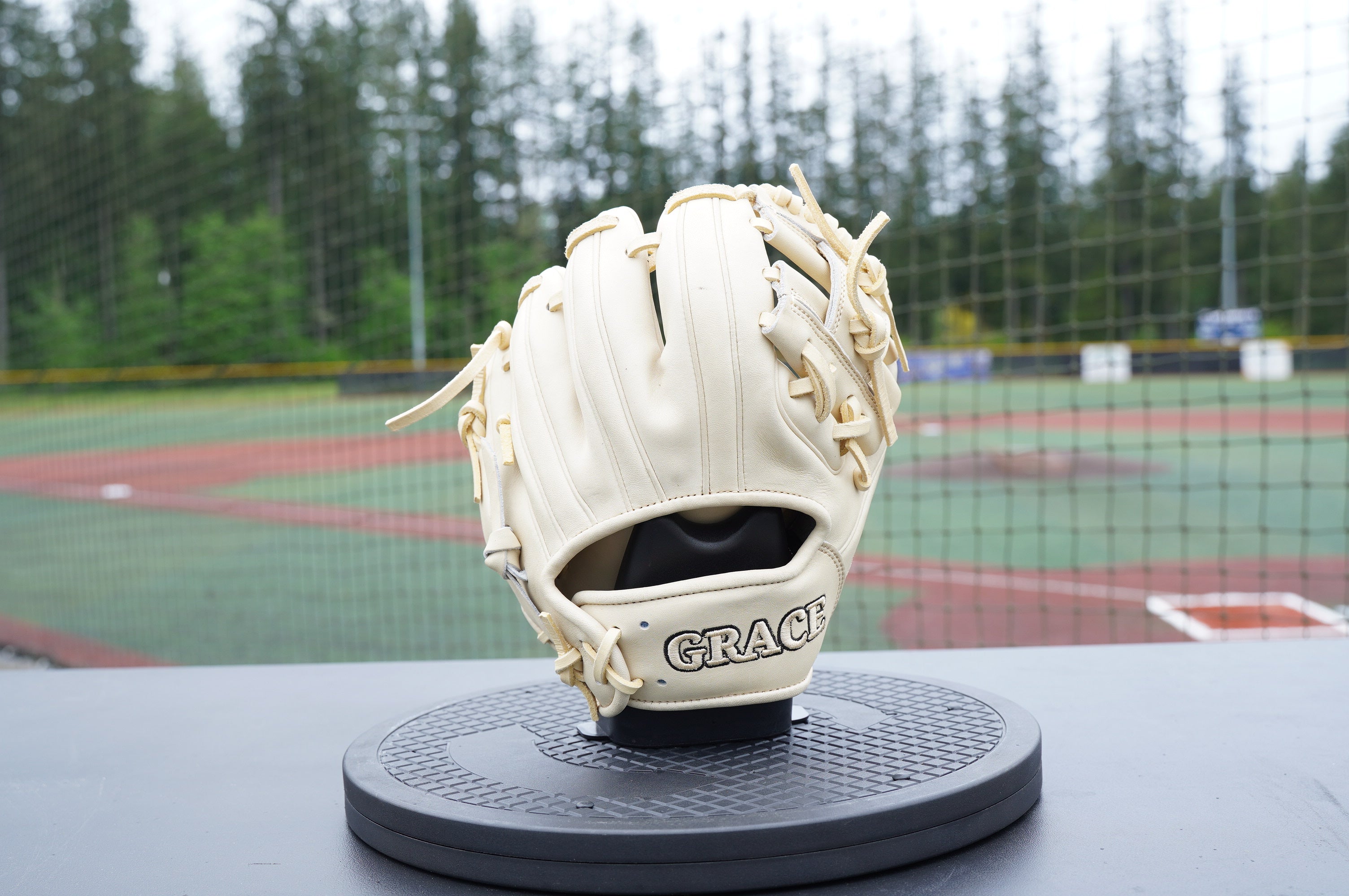 9.50" Infield Pro Trainer I-Web - Grace Glove