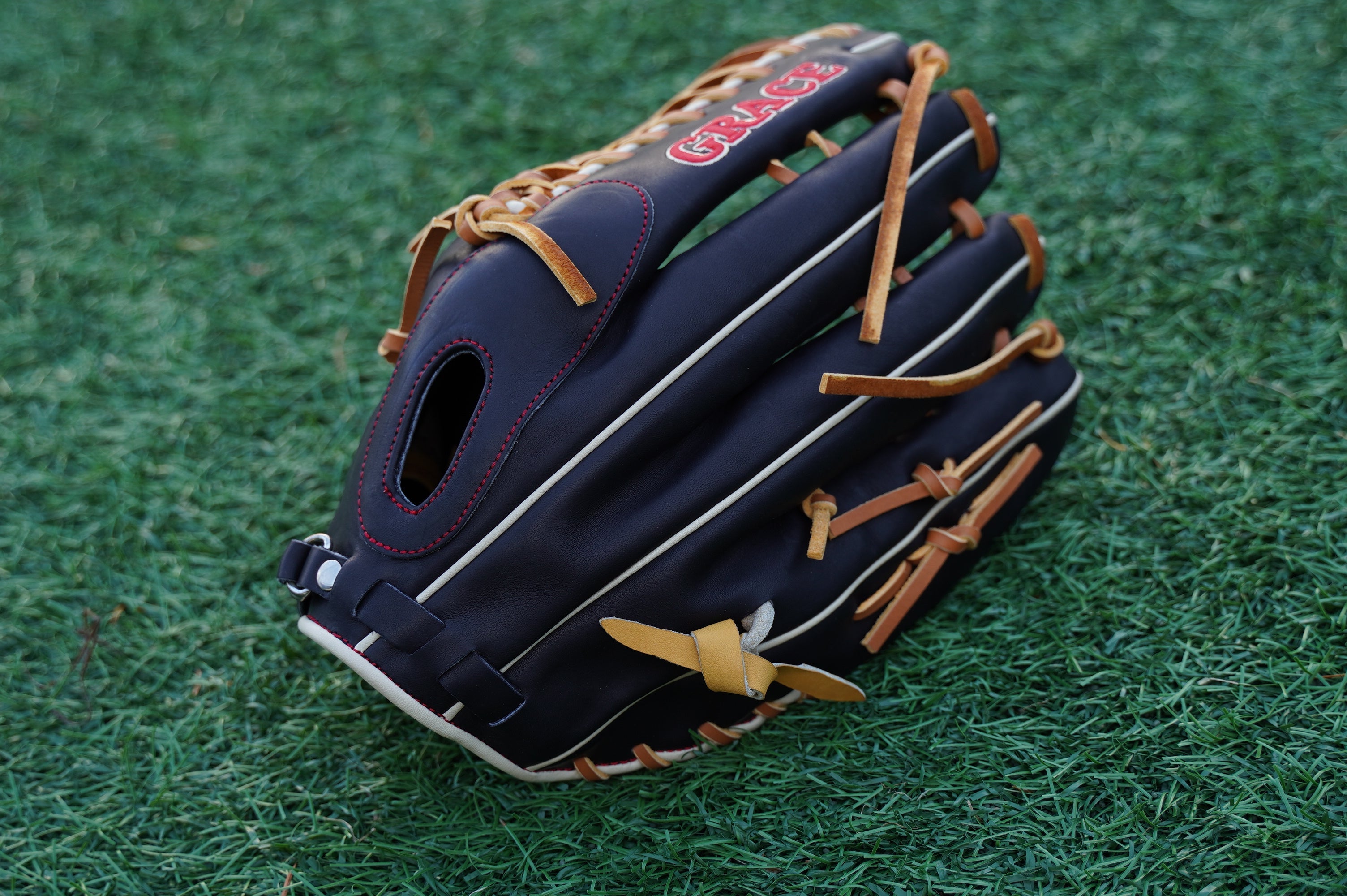12.75" Outfield 6-Finger Grace Glove - Black/Brown
