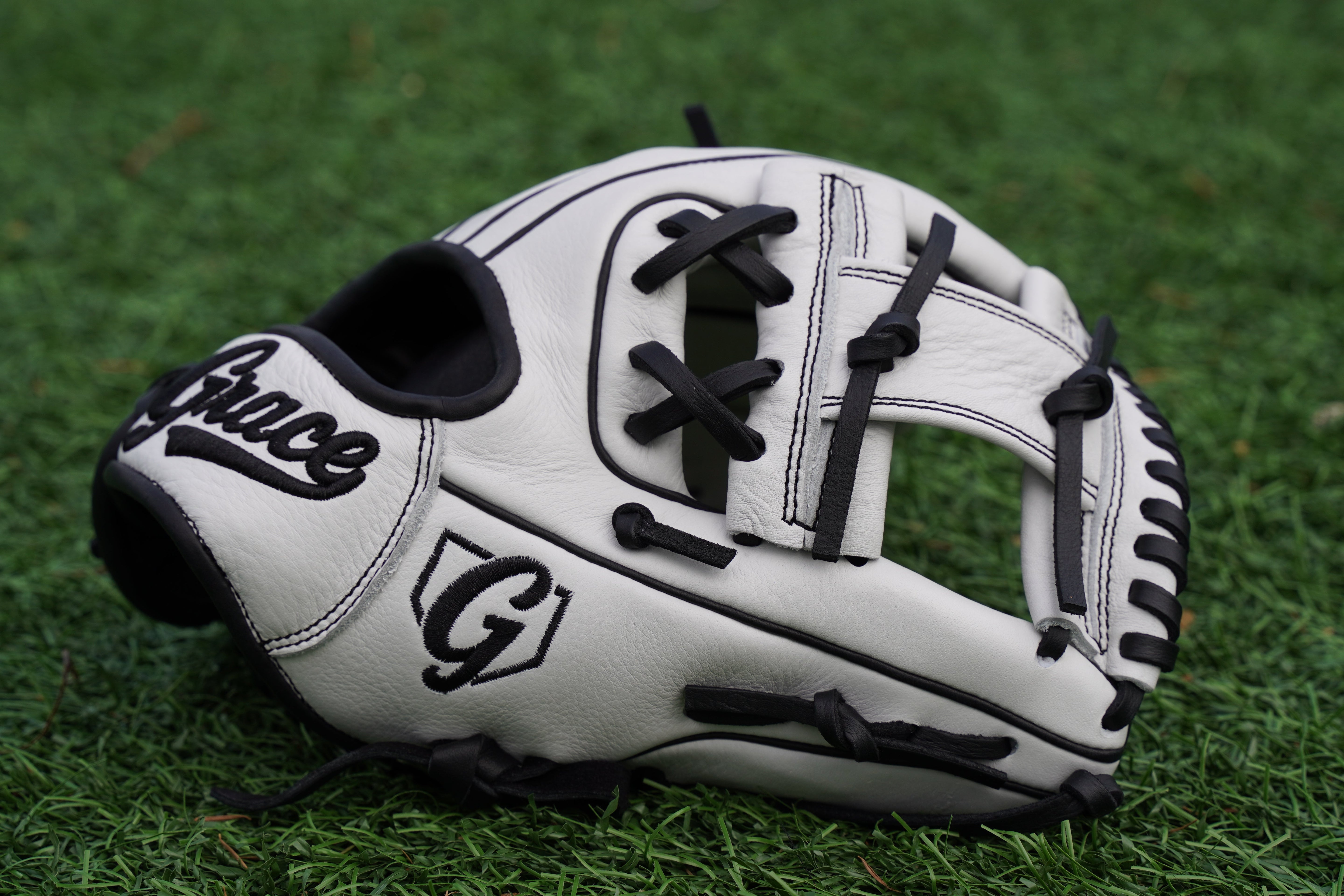 11.25" Infield I-Web Grace Glove - Youth Baseball Glove