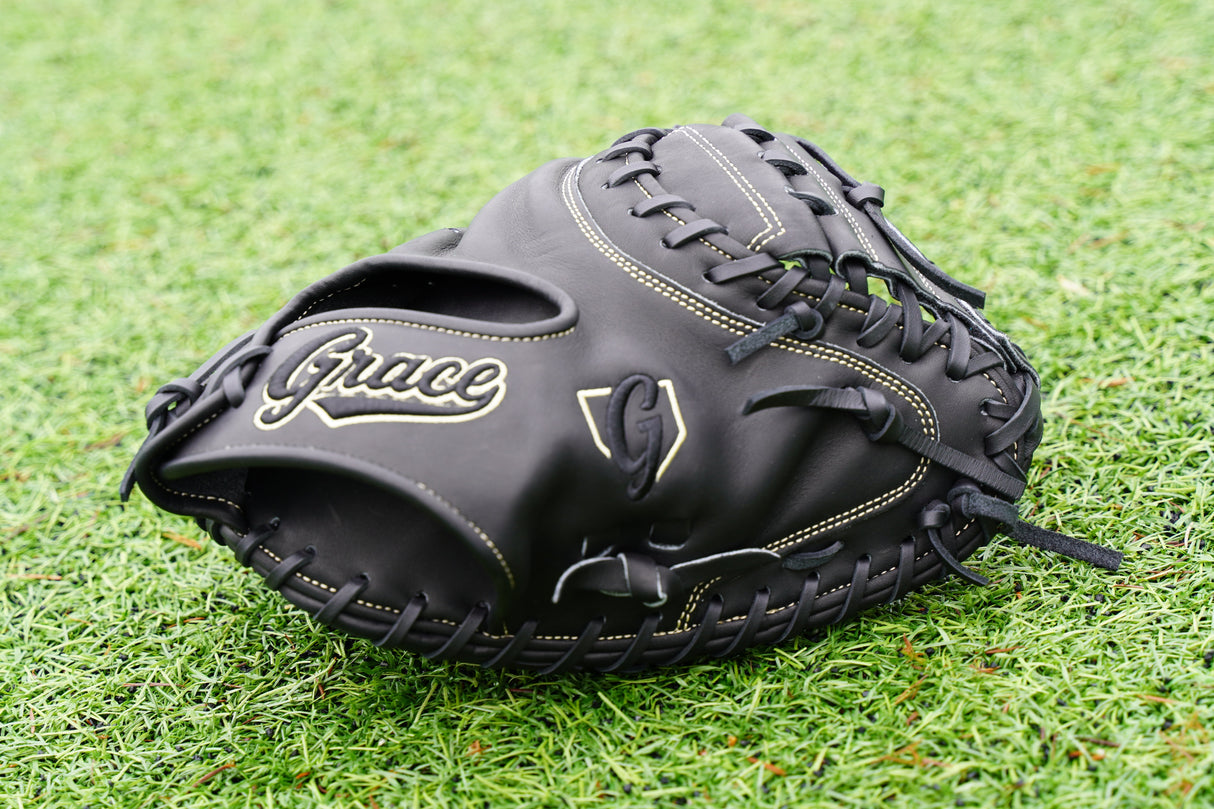 33" Closed Web Catchers Mitt Grace Glove