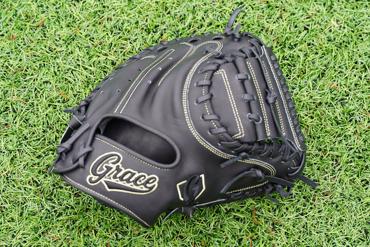 33" Closed Web Catchers Mitt Grace Glove