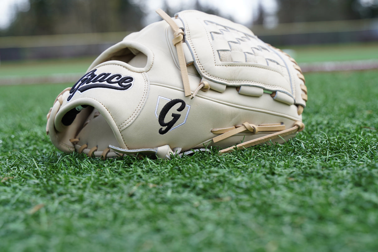 12" Infield/ Outfield Closed Web Grace Glove - Model GG-12B