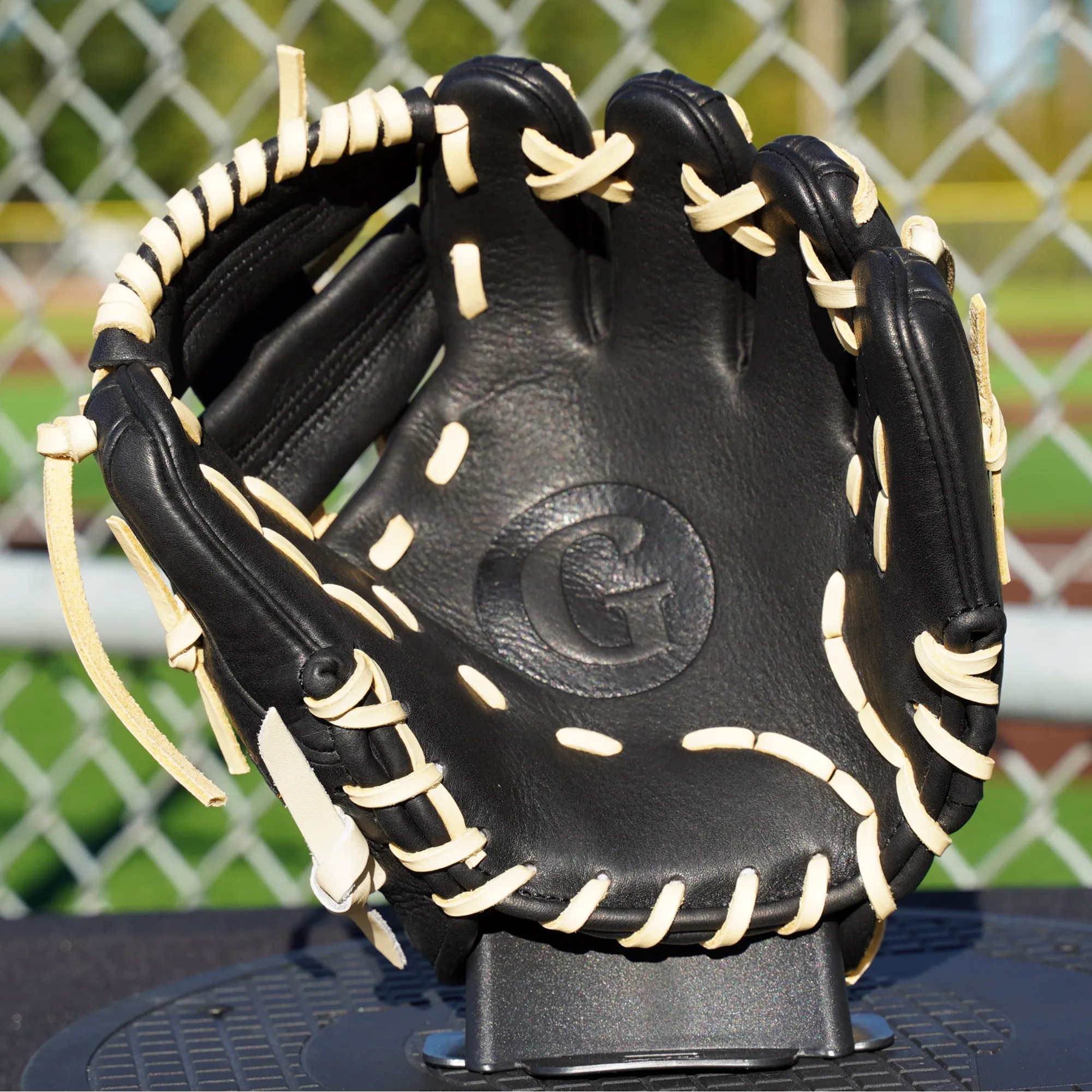 9.50" Infield Pro Trainer I-Web - Grace Glove