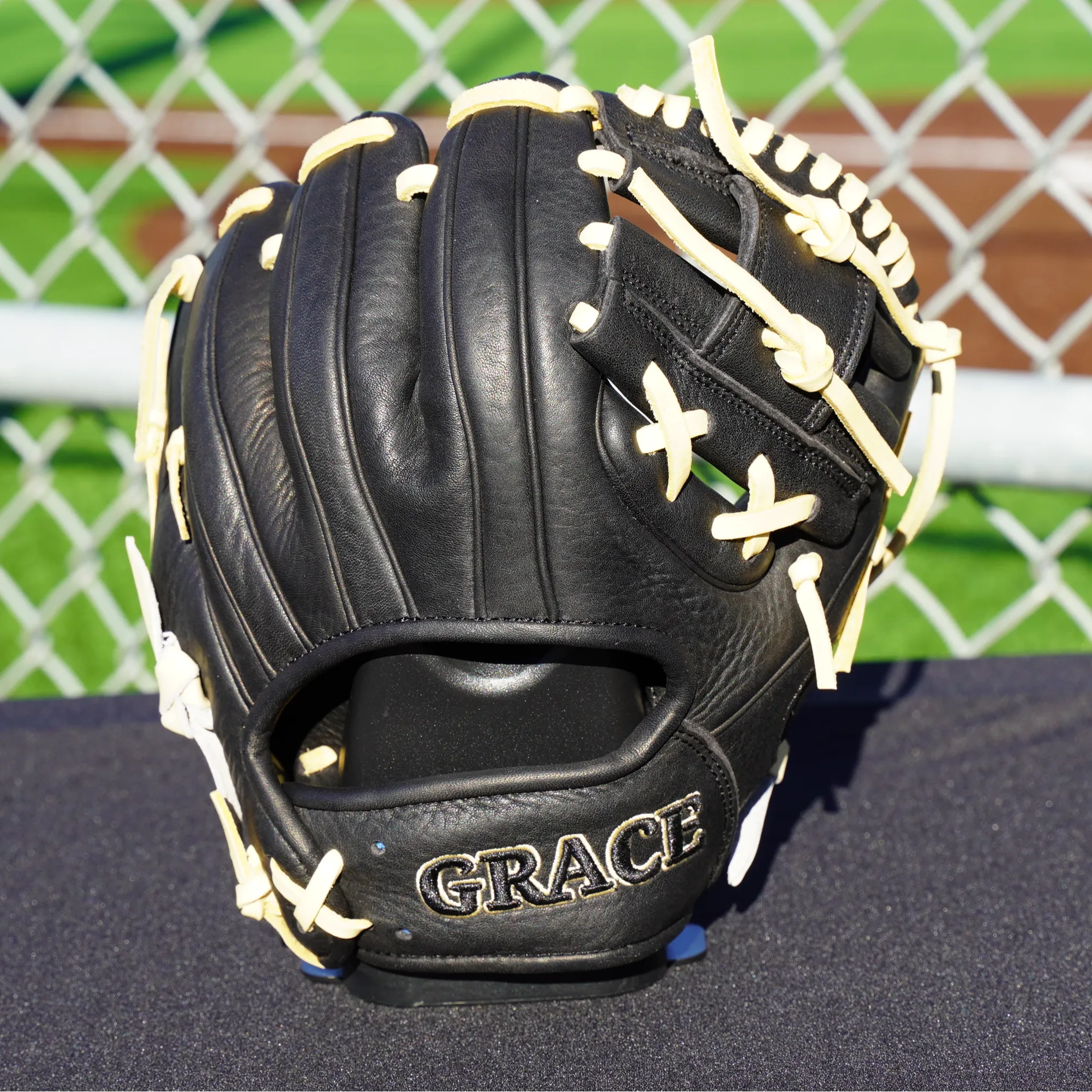 9.50" Infield Pro Trainer I-Web - Grace Glove