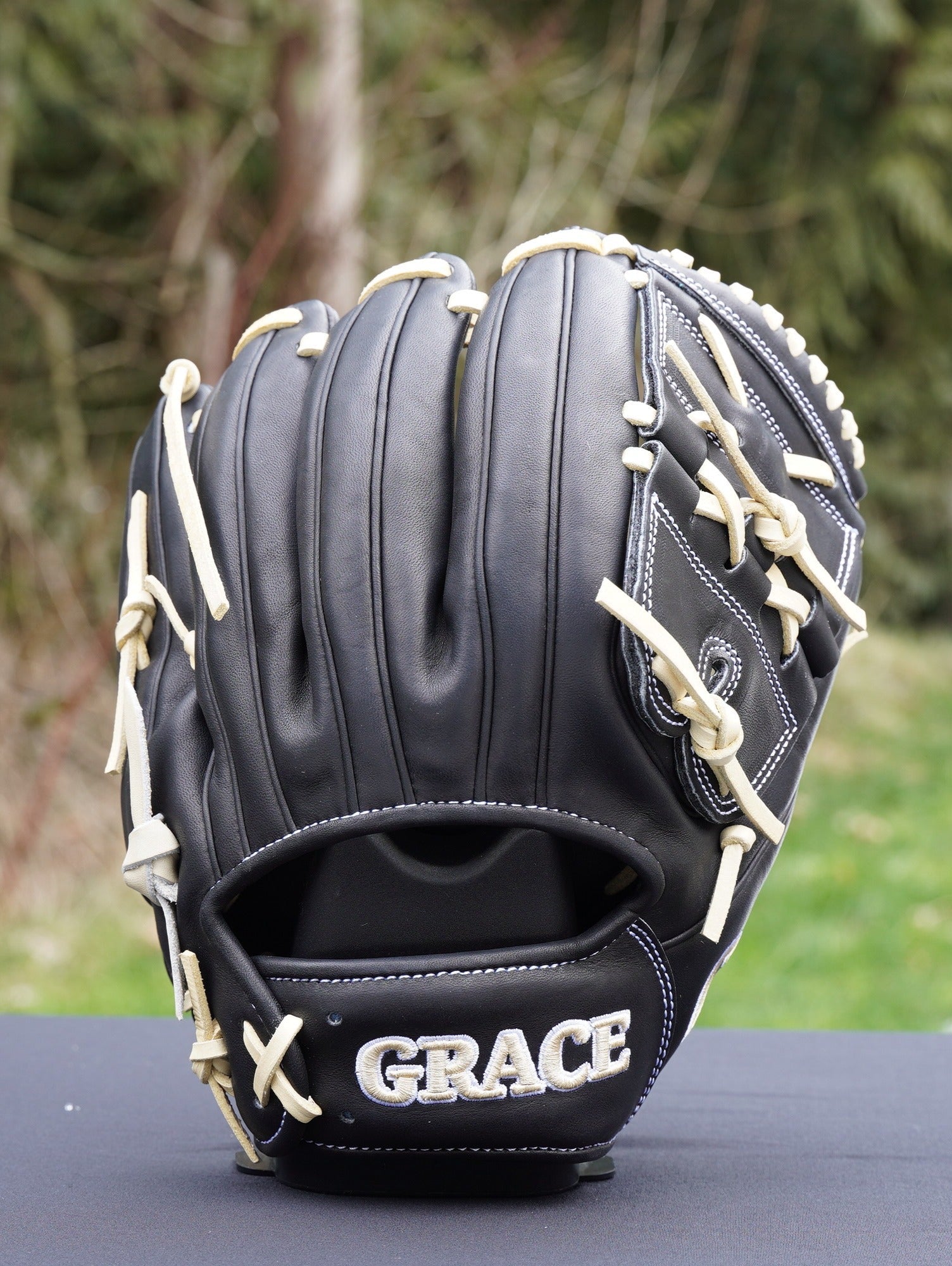 12" Infield/ Outfield MG-Closed Web Grace Glove