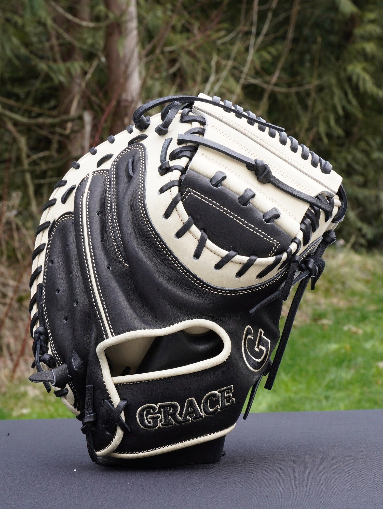 33.5" X-Closed Web Catchers Mitt Grace Glove