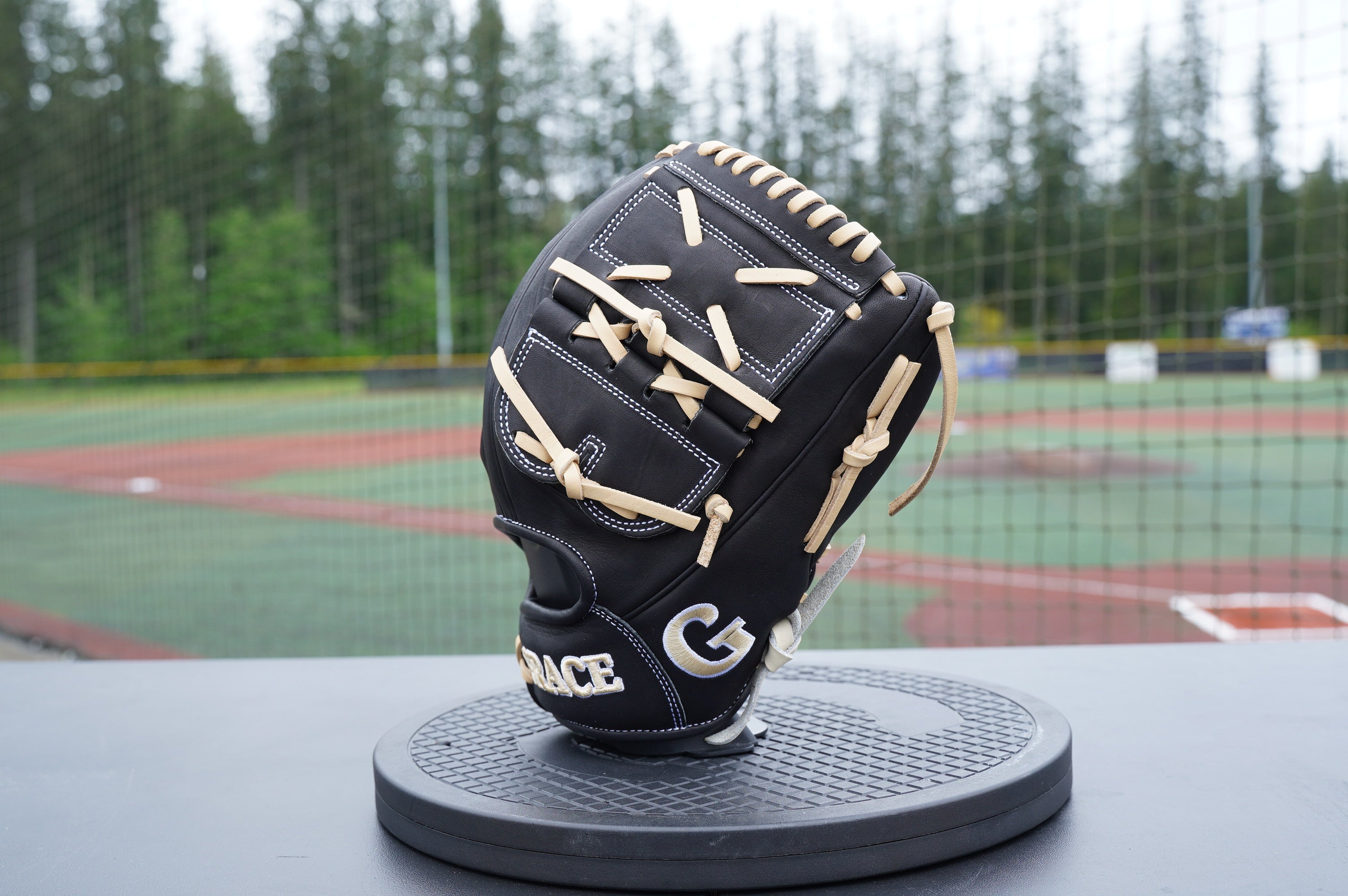 12" Infield/ Outfield MG-Closed Web Grace Glove