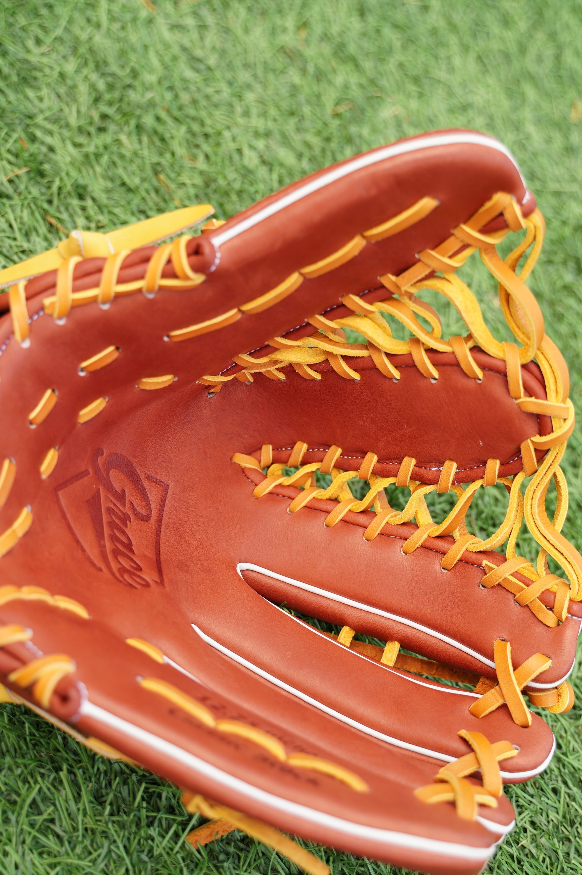 12.75" Outfield 6-Finger Grace Glove