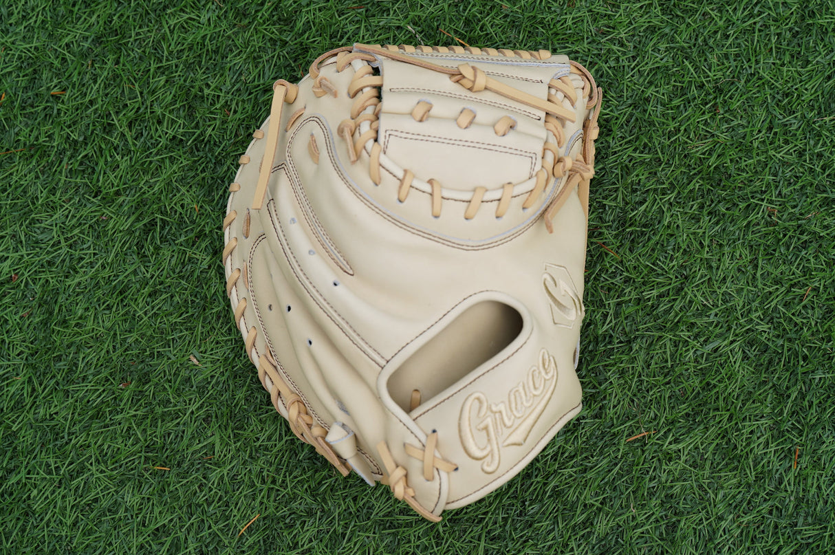 33" Closed Web Catchers Mitt Grace Glove