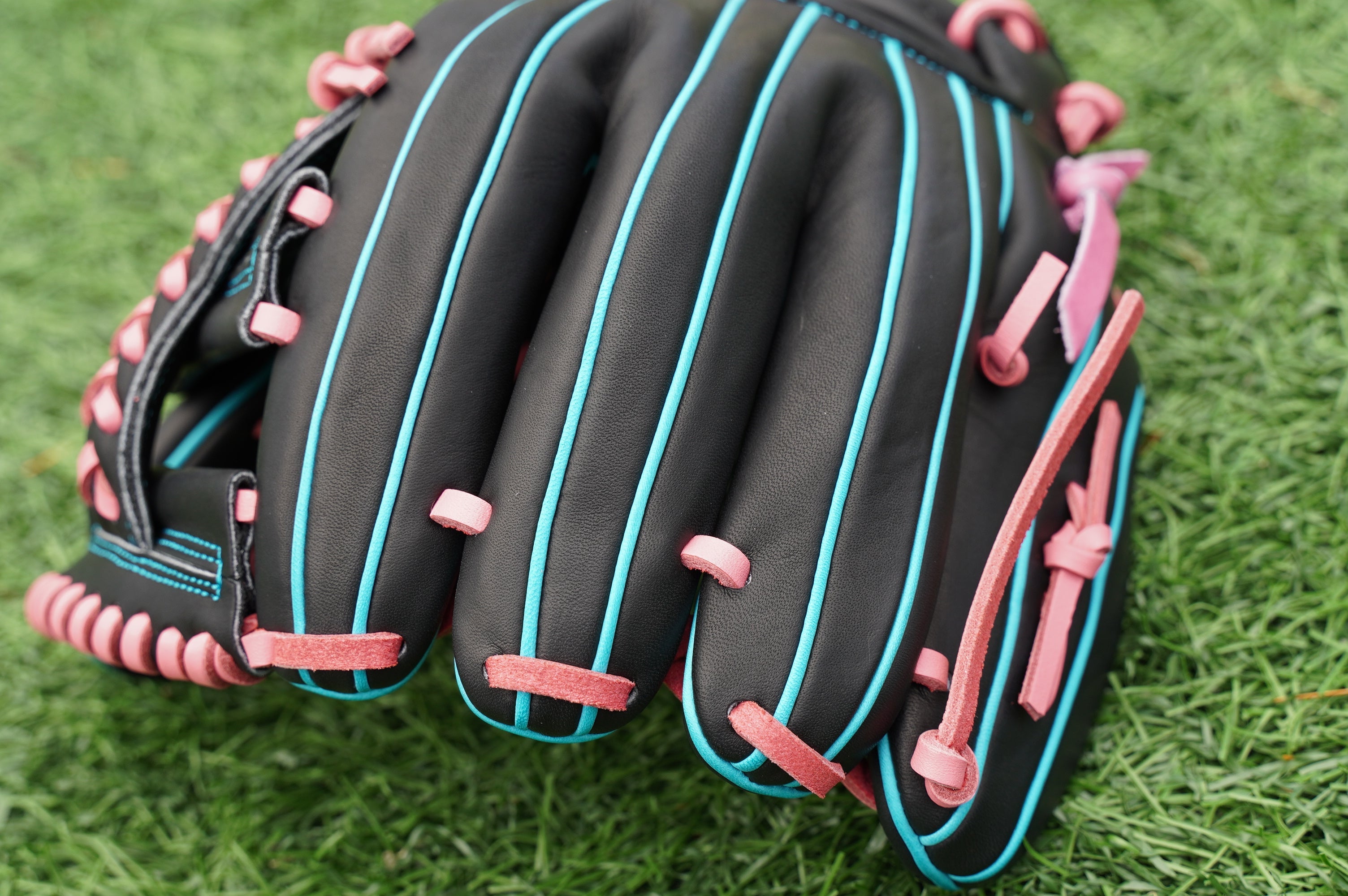 11.75" Infield Limited OG-Web Grace Glove