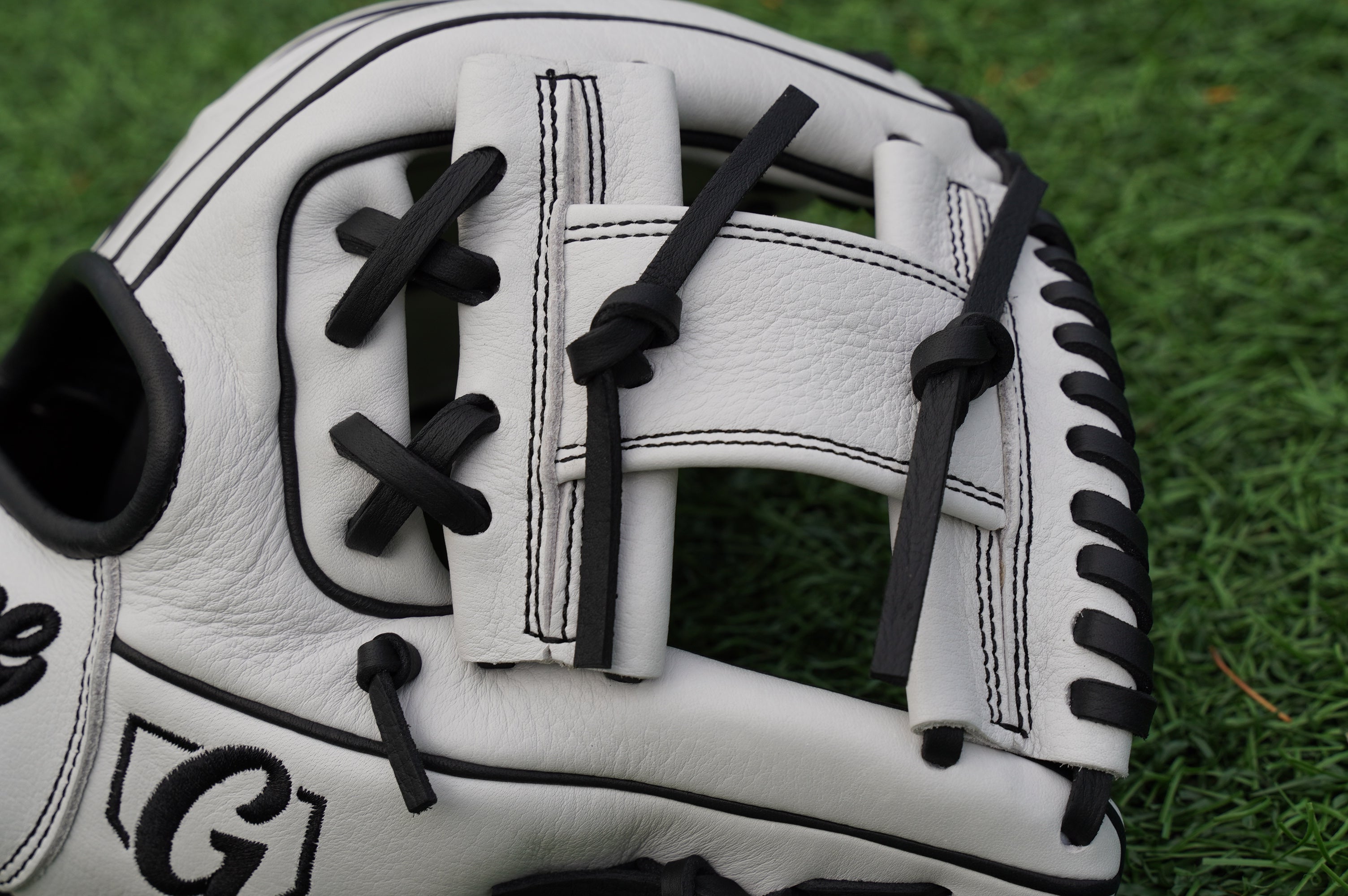 11.25" Infield I-Web Grace Glove - Youth Baseball Glove