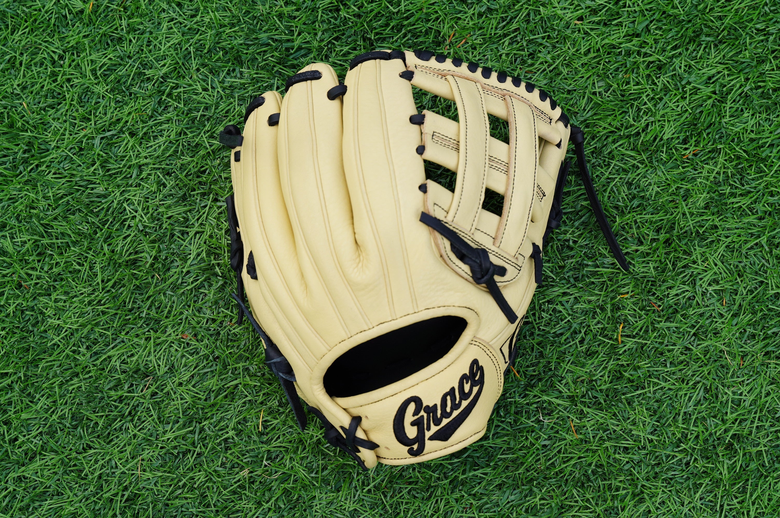12" Outfield H-Web Grace Glove - Youth Baseball Glove