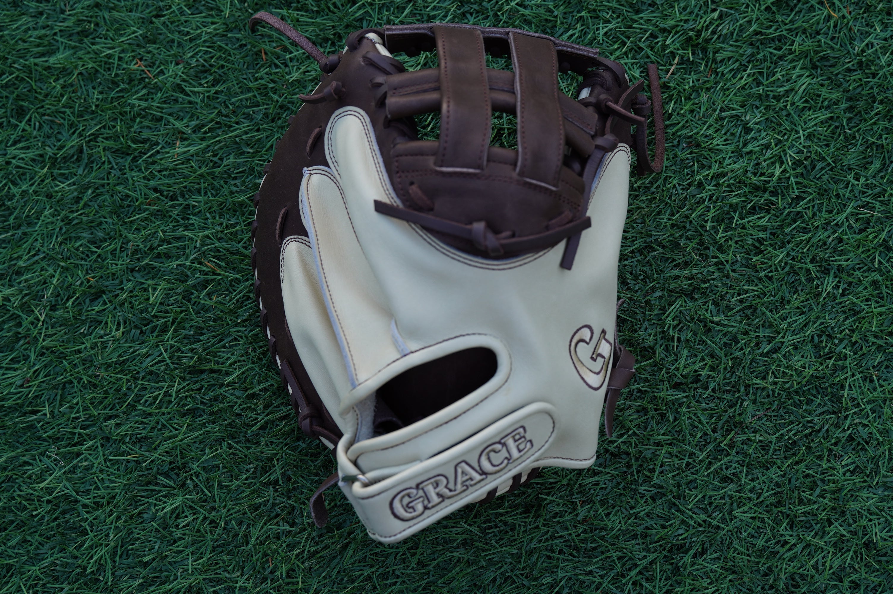 33" Softball Catchers Mitt - Grace Glove - Professional Softball Glove