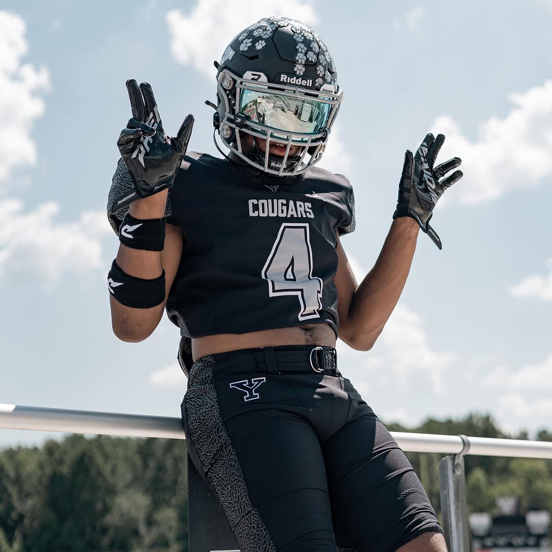 Phenom Elite VPS5 Adult Football Gloves - Team Colors