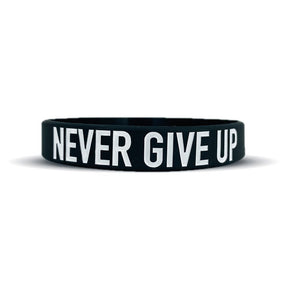 NEVER GIVE UP Wristband - Pro Game Sports